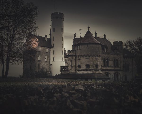 Lichtenstein_Castel_Desaturated